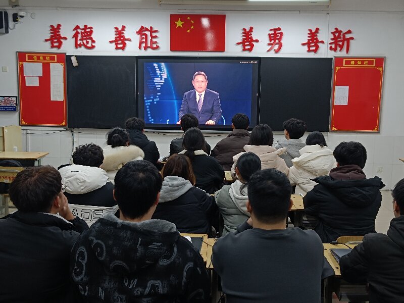 丁院长讲课1.jpg 丁院长讲课1.jpg