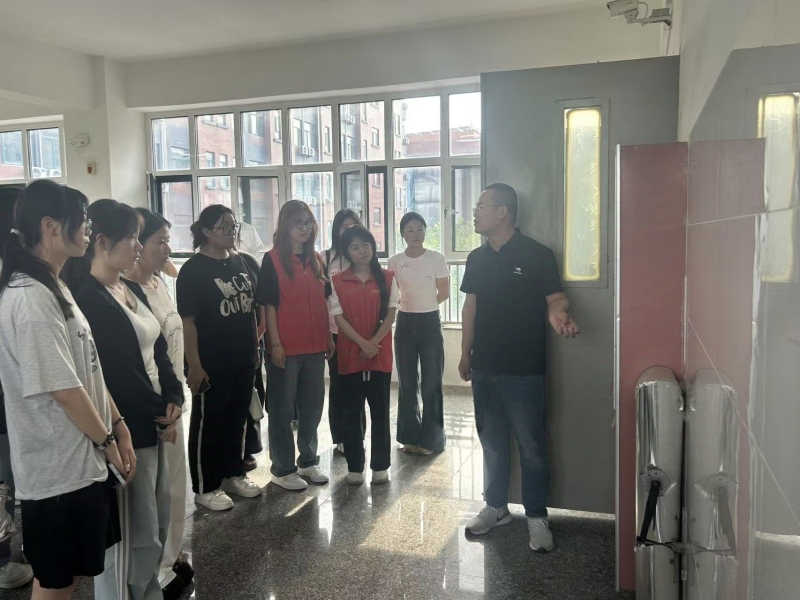 活动照片1.jpg 活动照片1.jpg