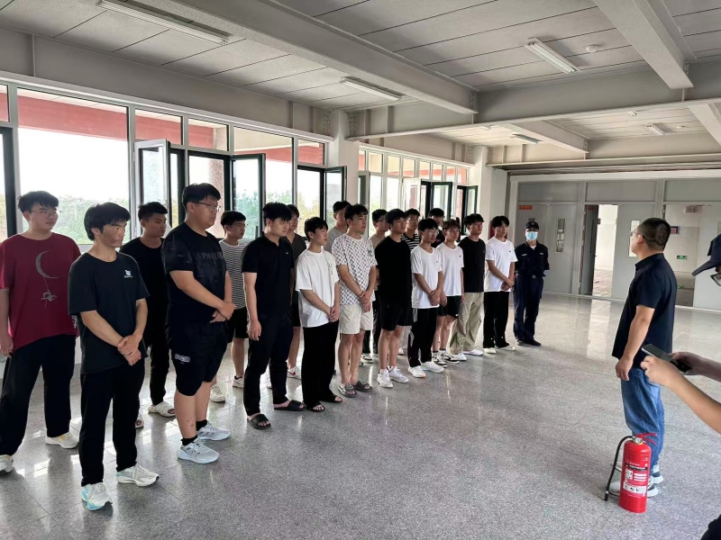 活动照片2.jpg 活动照片2.jpg