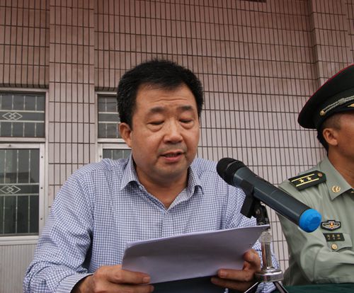 我院隆重举行2014级开学典礼暨军训工作总结表彰大会