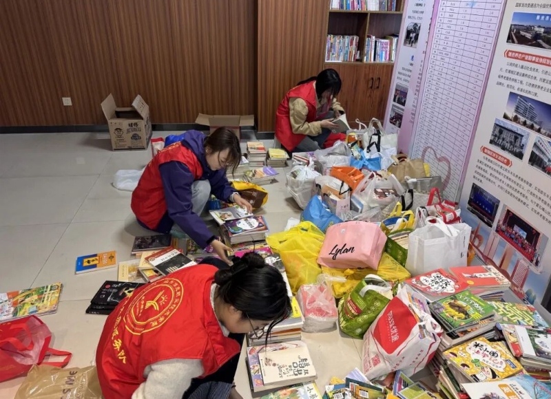 整理书.jpg 整理书.jpg