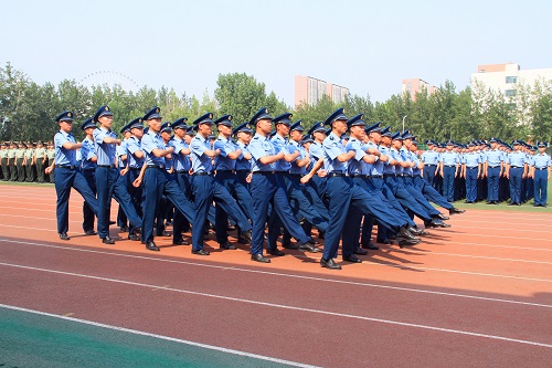 山东信息职业技术学院-士官学院举行18营队列会操