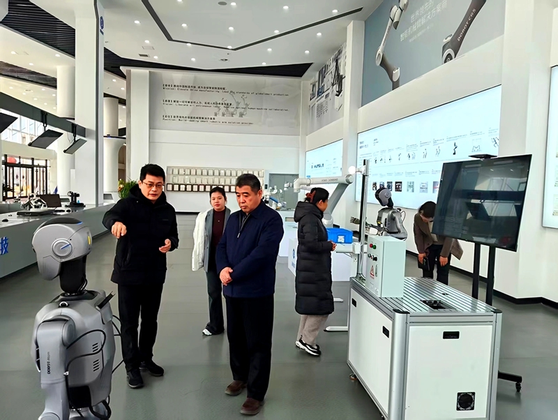 学校赴日照市越疆智能科技有限公司开展访企拓岗.jpg