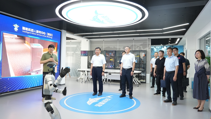 山东省地质矿产勘查开发局第四地质大队(山东省第四地质矿产勘查院)来校交流座.jpg
