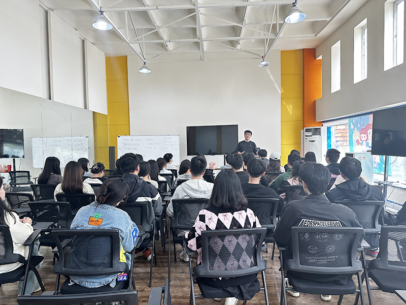 软件与大数据系组织开展“校企携手共实践，产教融合探真知“企业访学活动